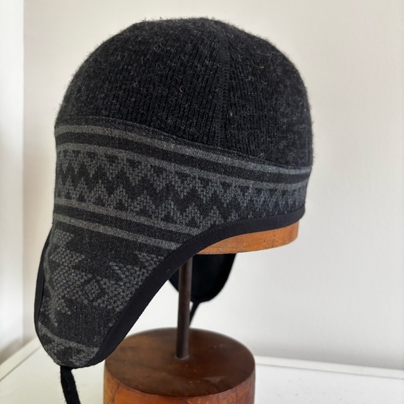 Outdoor Research Dakota Peruvian wool nylon blend outdoor winter beanie hat - Picture 6 of 8